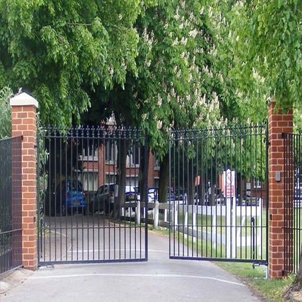 Schools swing gates