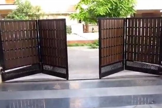 Reinforced Plastic Gates Installation in Dubai
